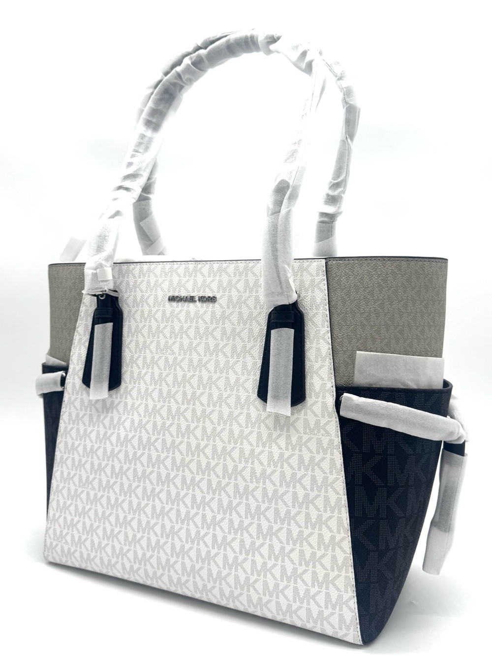 Michael Kors Voyager Large Color-Block Signature Logo Tote Bag - Optic White